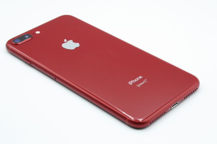 �Хåƥ꡼�����ɹ�(100%) iPhone8Plus 64GB SIM���å�����Ѥ� C���