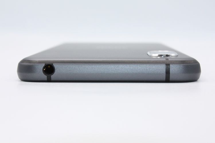 AQUOS sense3 SHV45 Black SIM���å�����Ѥ� B���