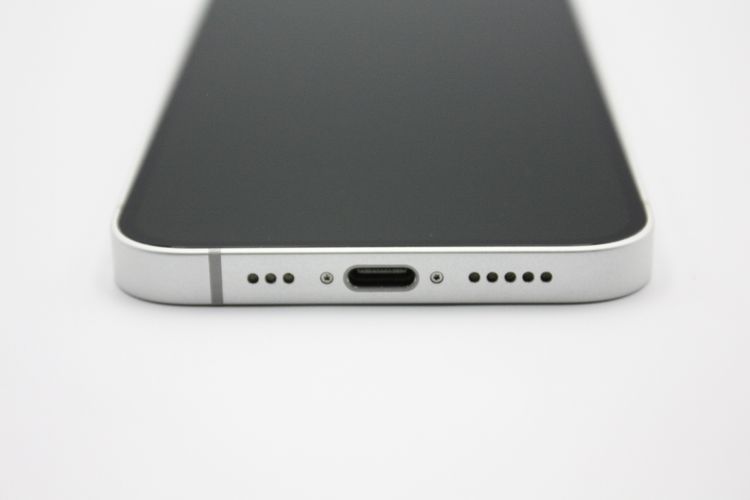 ����Ʊ���� �Хåƥ꡼�����ɹ�(99%) iPhone16e 128GB �ۥ磻��