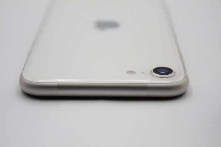 ����Ʊ���ʥХåƥ꡼�����ɹ�(100%) iPhoneSE ��3���� 128GB SIM�ե꡼