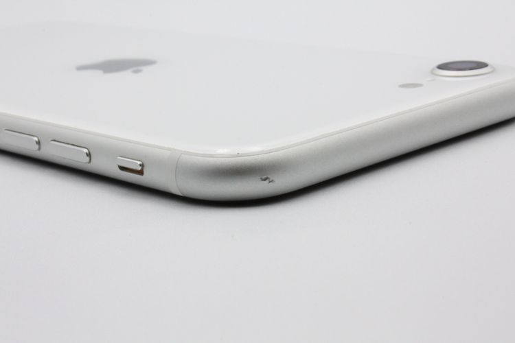 �������ò� iPhoneSE ��2���� 64GB �ۥ磻�� SIM���å�����Ѥ� C���