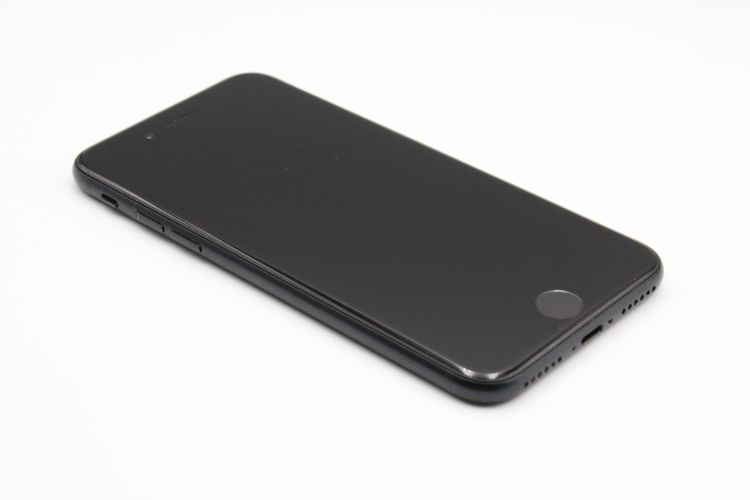 �Хåƥ꡼�����ɹ�(96%) iPhoneSE ��3���� 64GB �ߥåɥʥ��� C���