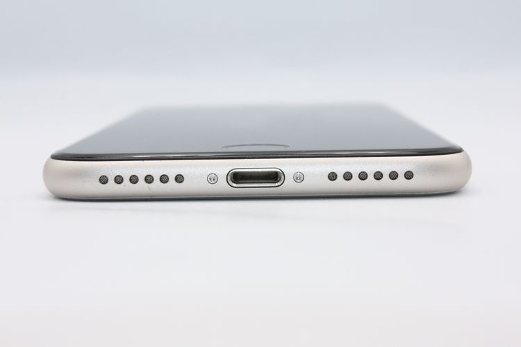 �Хåƥ꡼�����ɹ�(94��) iPhoneSE ��3���� 64GB �������饤�� B���