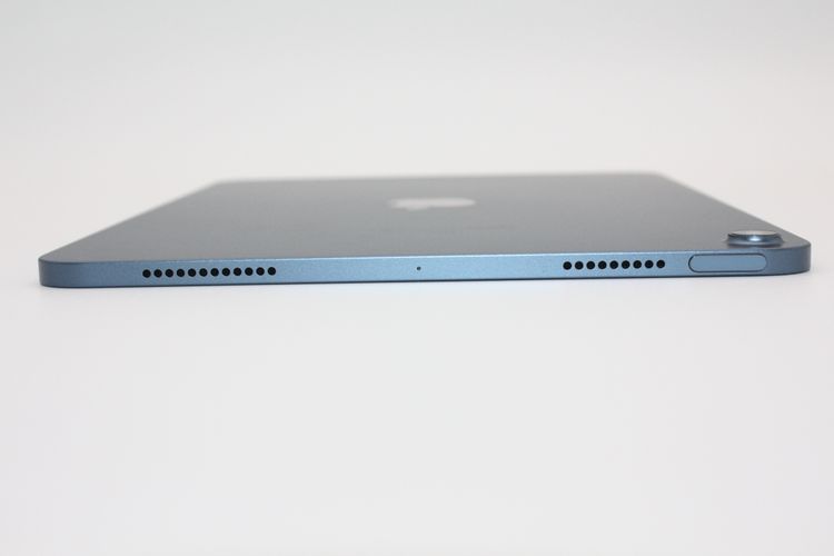 ���� iPad Air ��5���� Wi-Fi 64GB �֥롼 A���