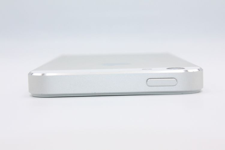 �������ò� iPhone5 16GB au �ۥ磻�ȡ�����С� B���