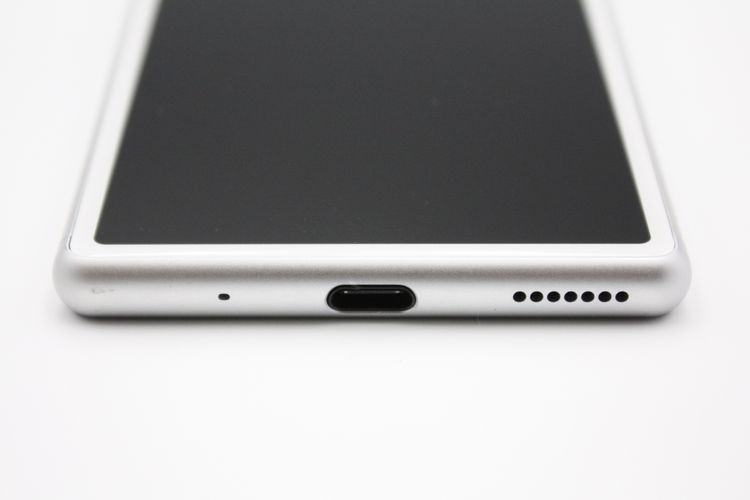 Xperia8 SOV42 �ۥ磻�� SIM���å�����Ѥ� B���