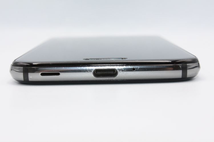 AQUOS R SHV39 �ޡ�����꡼�֥�å� C���
