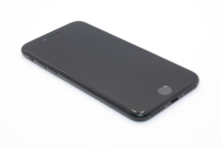 iPhoneSE ��3���� 64GB SIM�ե꡼ �ߥåɥʥ��� C���