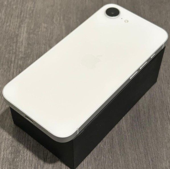 �ڥХåƥ꡼100��ۡڿ���Ʊ�͡�iPhone 16e��128GB��SIM�ե꡼