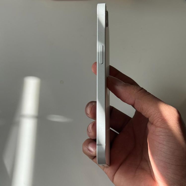 �ڥХåƥ꡼100��ۡ����ʡ�iPhone 16e��128GB��SIM�ե꡼