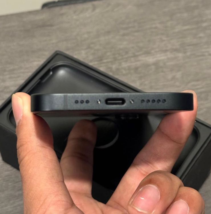 �ڥХåƥ꡼100���iPhone 16e��128GB��SIM�ե꡼