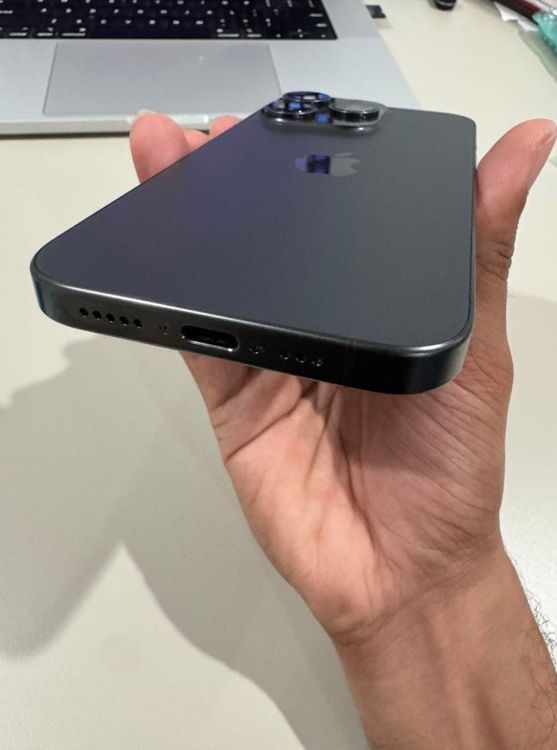 ���ʡ�iPhone 15 Pro��512GB��SIM�ե꡼�� �Хåƥ꡼99%