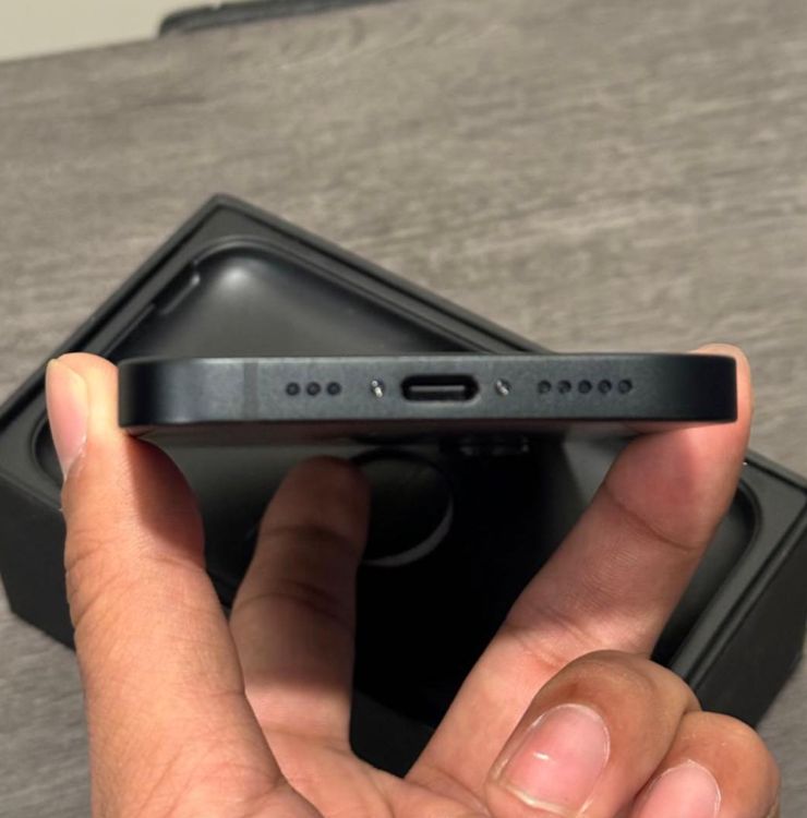 �ڥХåƥ꡼100��ۡڿ���Ʊ�͡�iPhone 16e��128GB��SIM�ե꡼