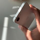 �ڥХåƥ꡼100��ۡ��ɹ���iPhone 16e��128GB��SIM�ե꡼