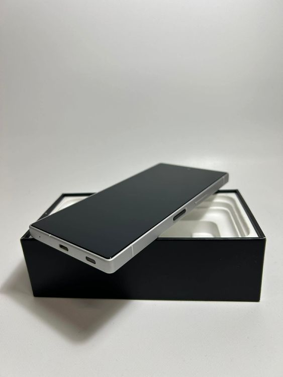 AQUOS R9 | 256GB | A401SH | SIM�ե꡼