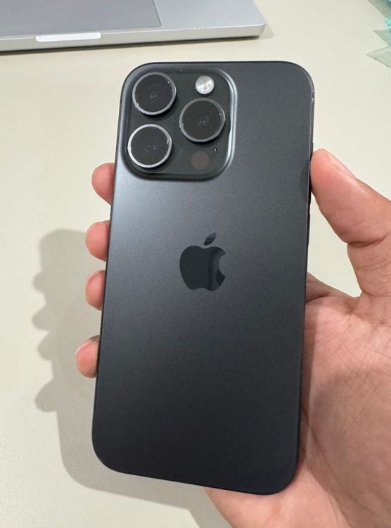 ���ʡ�iPhone 15 Pro��512GB��SIM�ե꡼�� �Хåƥ꡼99%