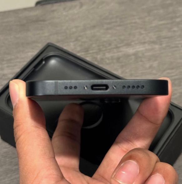 �ڥХåƥ꡼100��ۡ��ɹ���iPhone 16e��128GB��SIM�ե꡼