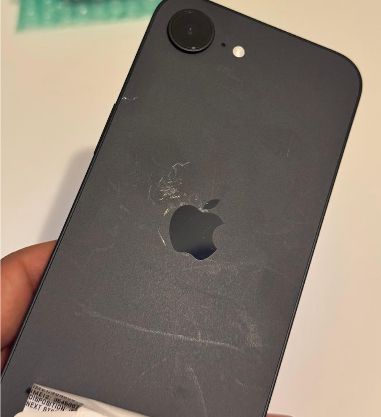 �ڥХåƥ꡼100���iPhone 16e��128GB��SIM�ե꡼