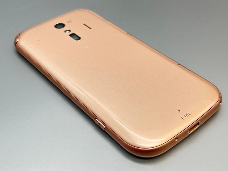 ��������š�F-01L �餯�餯���ޡ��ȥե��� me ������� D704897-