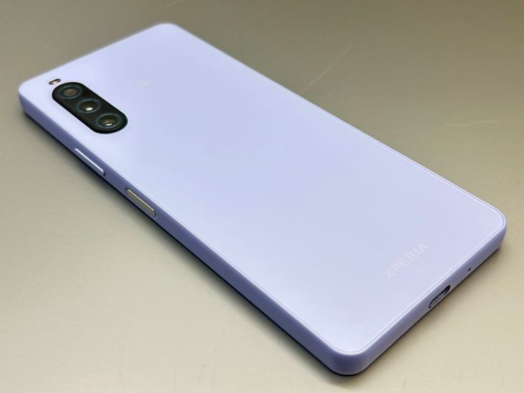 �����ʡ�SOG11 Xperia 10 V ��٥���� D703700-