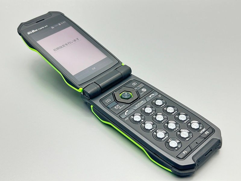 外観　新品同様　G'zOne TYPE-XX KYY31 リキッドグリーン ムスビー｜【SIMフリー】G'zOne TYPE-XX KYY31 リキッドグリーン