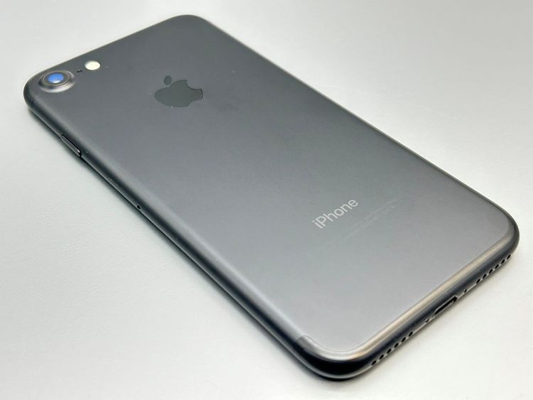 ��������š�iPhone7 128GB   �֥�å� J668257-