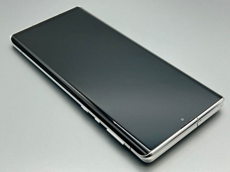 ��������š�SH-51B AQUOS R6 �ۥ磻�� 895972-