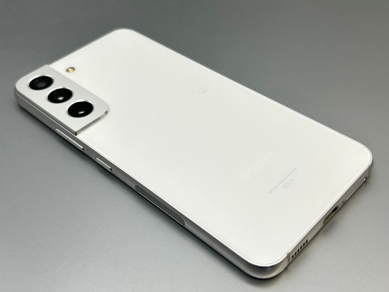 ムスビー｜☆格安☆SCG13 Galaxy S22 ファントムホワイト D682608