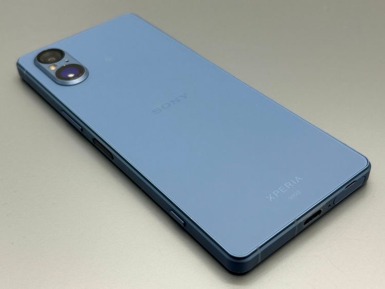 �����ʡ�SOG12 Xperia 5 V �֥롼 D150706-