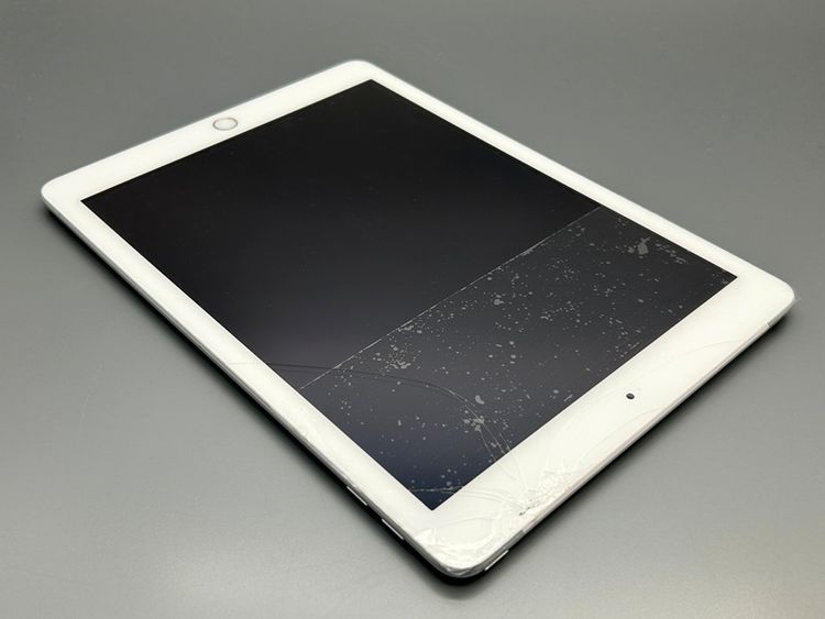 ���������iPad5(�裵����)Cellular 32GB ����С� D119673-