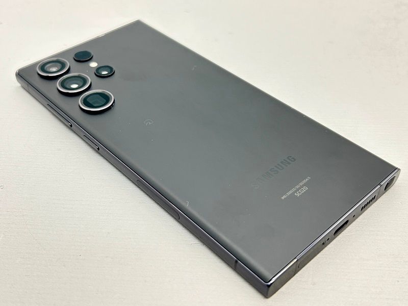 【超美品】国内版 au Galaxy S23 ultra SCG20 256GB サムスン Galaxy S23 Ultra SCG20 256GB au [クリーム] 価格比較