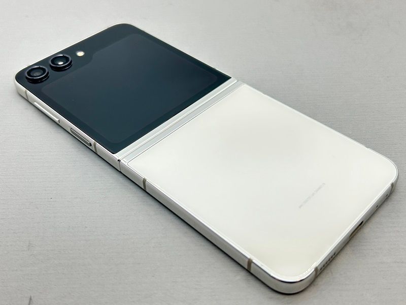Samsung Galaxy Z Flip 5 512GB SIMフリー 国内版 Galaxy Z Flip5 中古