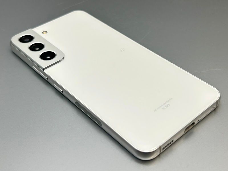 ムスビー｜☆超美品☆SCG13 Galaxy S22 ファントムホワイト D703734