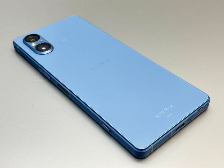 �����ʡ�SOG12 Xperia 5 V �֥롼 D082222-