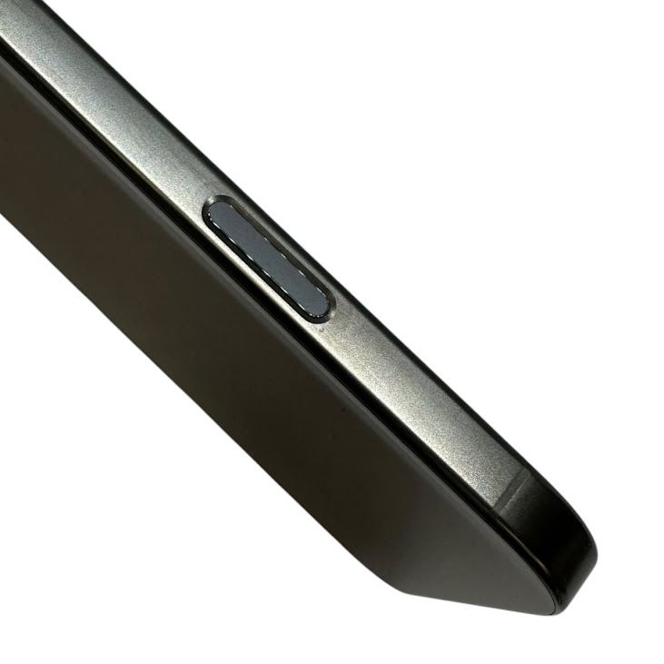 �ڥХåƥ꡼91%��iPhone��16ProMax��512GB���֥�å������˥��ࡡSIM�ե꡼