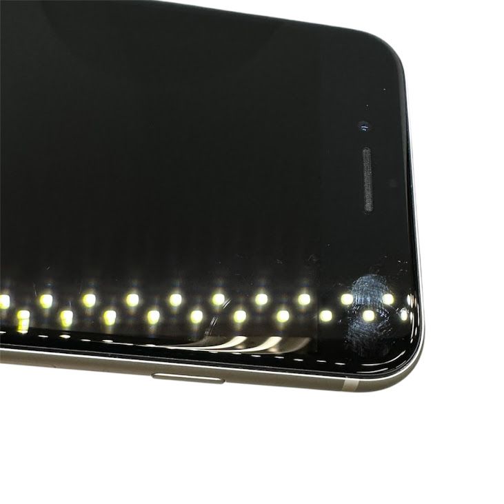 �ڥХåƥ꡼95%��iPhone��SE����2�����64GB���ۥ磻�ȡ�SIM�ե꡼��au��