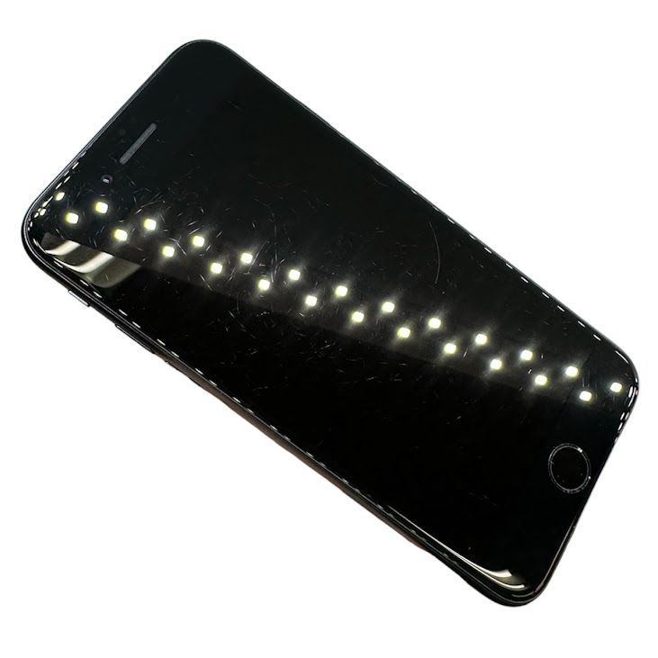 �ڥХåƥ꡼83%��iPhone��SE����2�����64GB���֥�å���SIM�ե꡼��au��