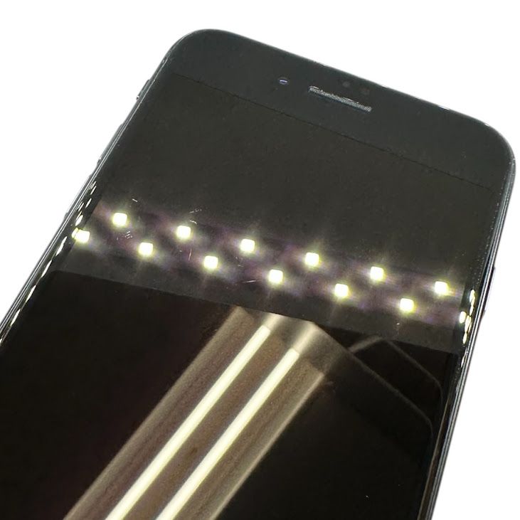 �ڥХåƥ꡼99%��iPhone��SE����3�����64GB���ߥåɥʥ��ȡ�SIM�ե꡼��au��