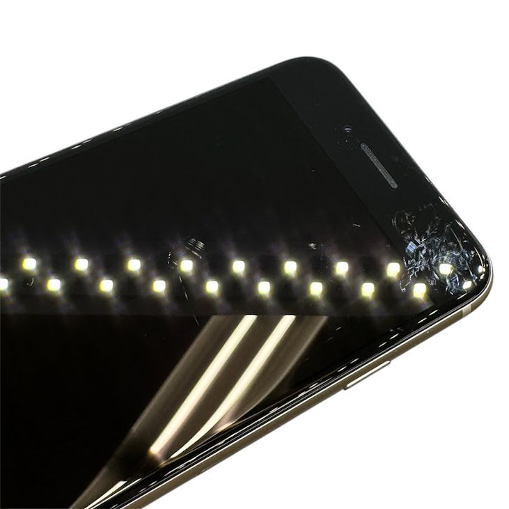 �ڥХåƥ꡼100%��iPhone��SE����3�����64GB���������饤�ȡ�SIM�ե꡼���ɥ�����