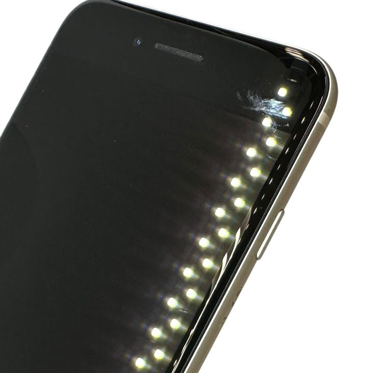 �ڥХåƥ꡼100%��iPhone��SE����2�����64GB���ۥ磻�ȡ�SIM�ե꡼��au��