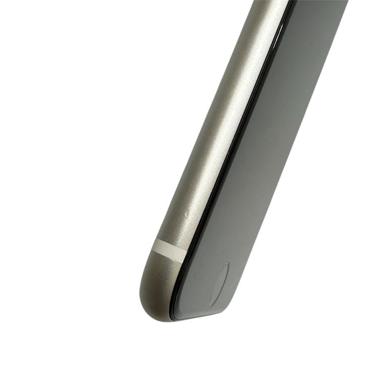 �ڥХåƥ꡼94%��iPhone��SE����2�����64GB���ۥ磻�ȡ�SIM�ե꡼��au��