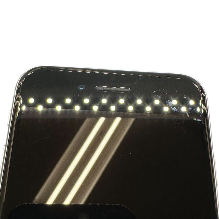 �ڥХåƥ꡼90%��iPhone��SE����2�����64GB���ۥ磻�ȡ�SIM�ե꡼��au��