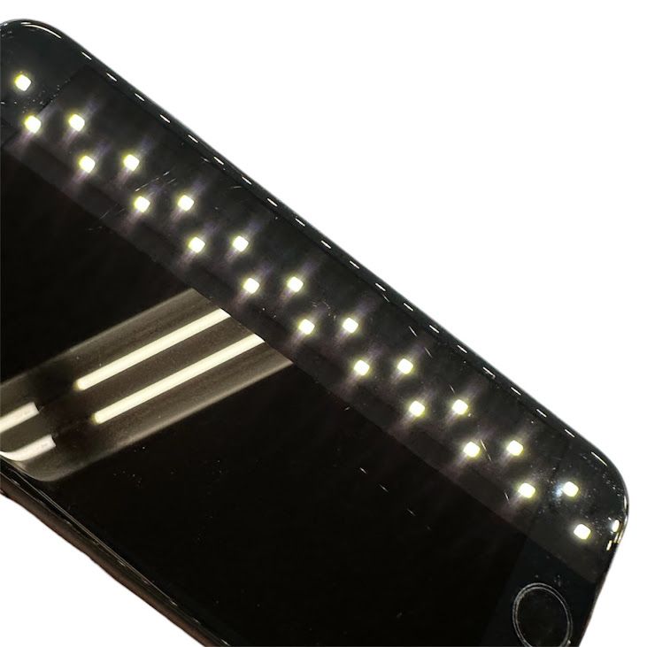 �ڥХåƥ꡼83%��iPhone��SE����3�����128GB���ߥåɥʥ��ȡ�SIM�ե꡼��au��