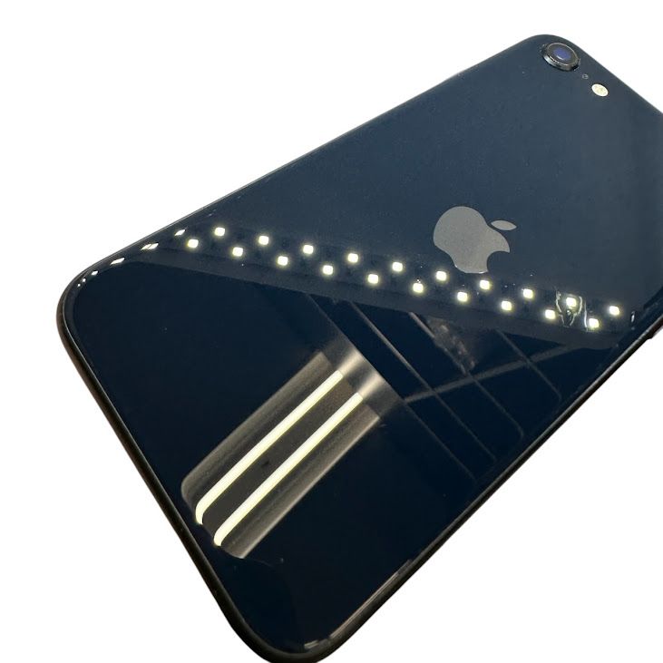 �ڥХåƥ꡼82%��iPhone��SE����3�����64GB���ߥåɥʥ���