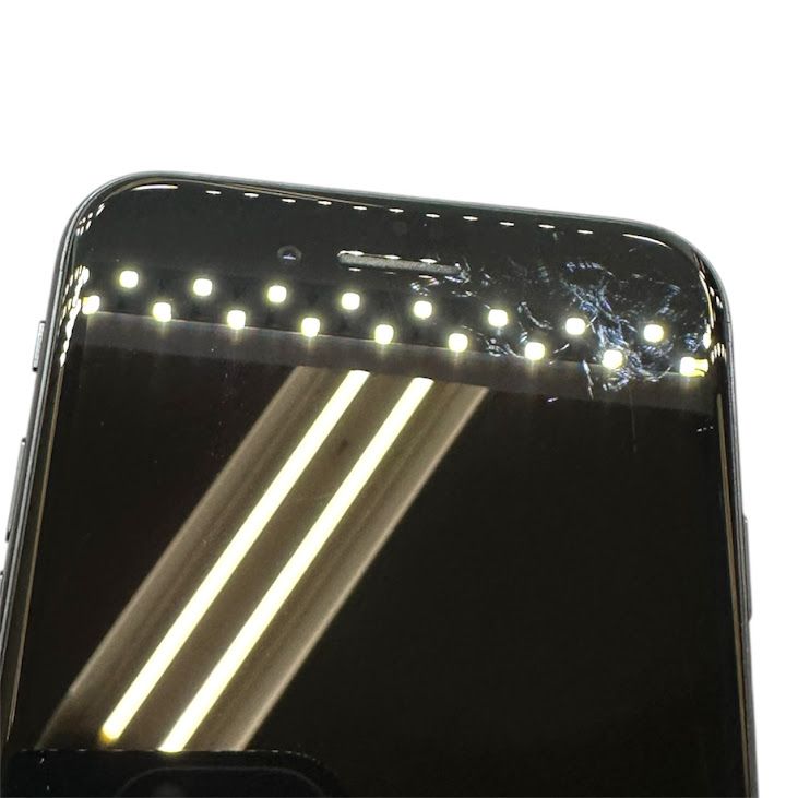 �ڥХåƥ꡼84%��iPhone��SE����2�����64GB���֥�å���SIM�ե꡼