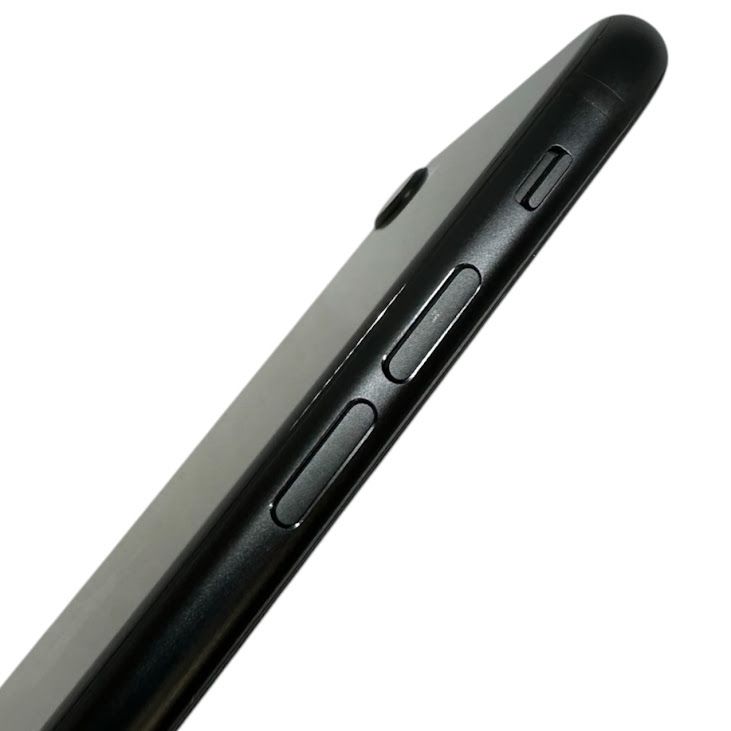 �ڥХåƥ꡼81%��iPhone��SE����2�����64GB���֥�å���SIM�ե꡼���ɥ�����