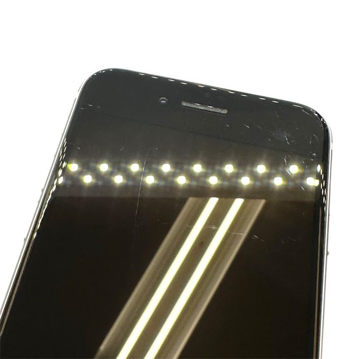 �ڥХåƥ꡼93%��iPhone��SE����2�����64GB���ۥ磻�ȡ�SIM�ե꡼��au��