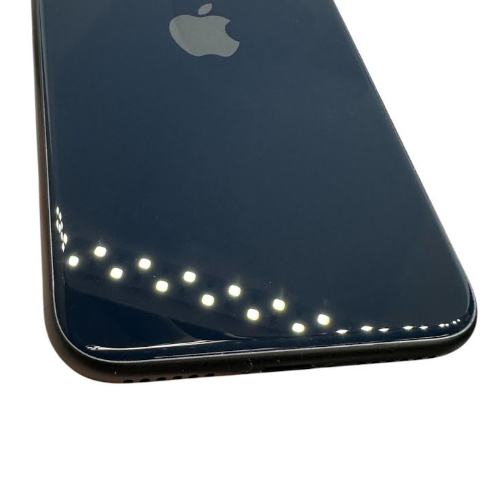�ڥХåƥ꡼100%��iPhone��SE����3�����64GB���ߥåɥʥ��ȡ�SIM�ե꡼��au��