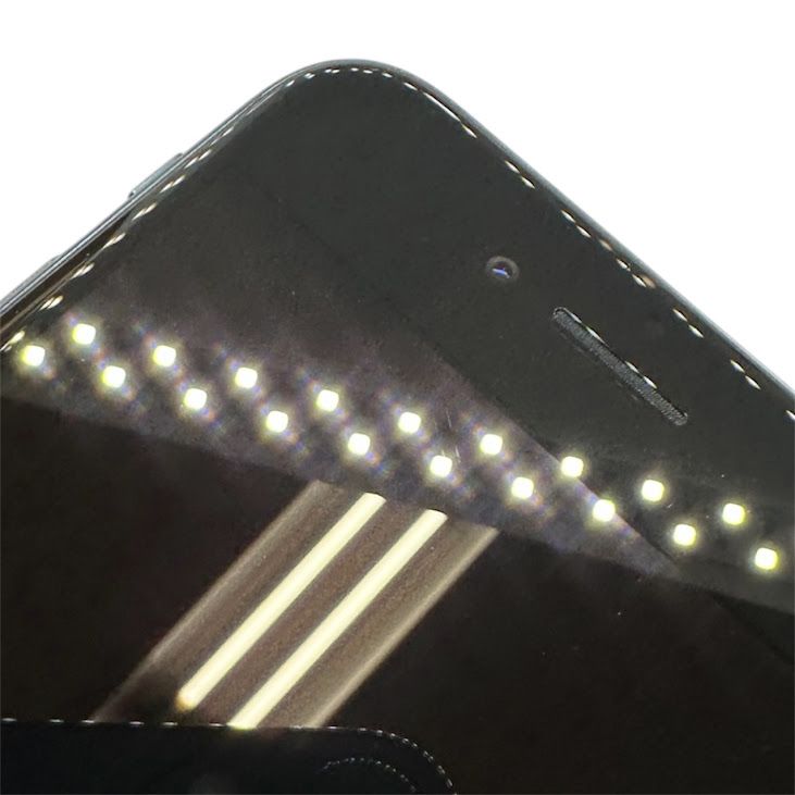 �ڥХåƥ꡼100%��iPhone��SE����3�����64GB���ߥåɥʥ��ȡ�SIM�ե꡼��au��