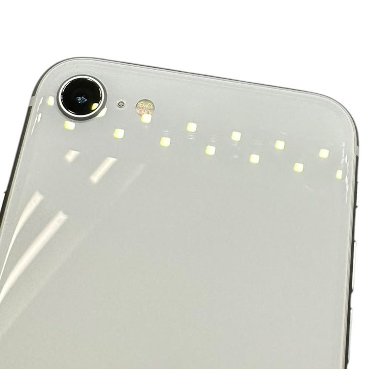 �ڥХåƥ꡼96%��iPhone��SE����2�����64GB���ۥ磻�ȡ�SIM�ե꡼��au��